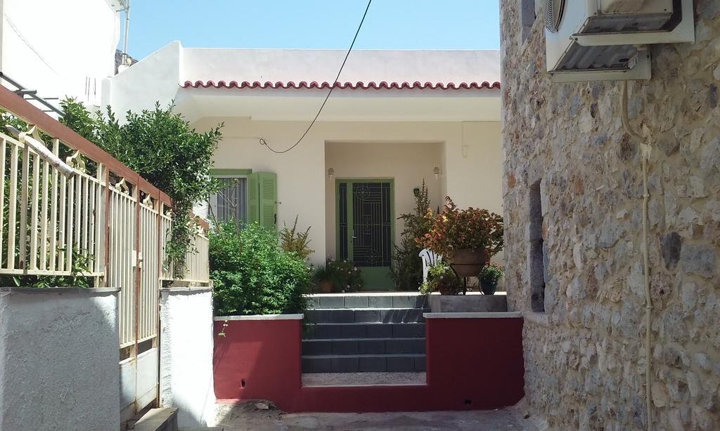 Danesi House Apartment Leonidio Luaran gambar
